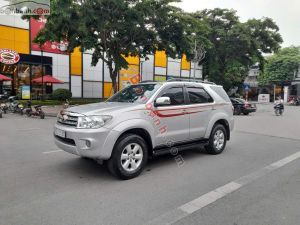 Xe Toyota Fortuner 2.7V 4x4 AT 2011