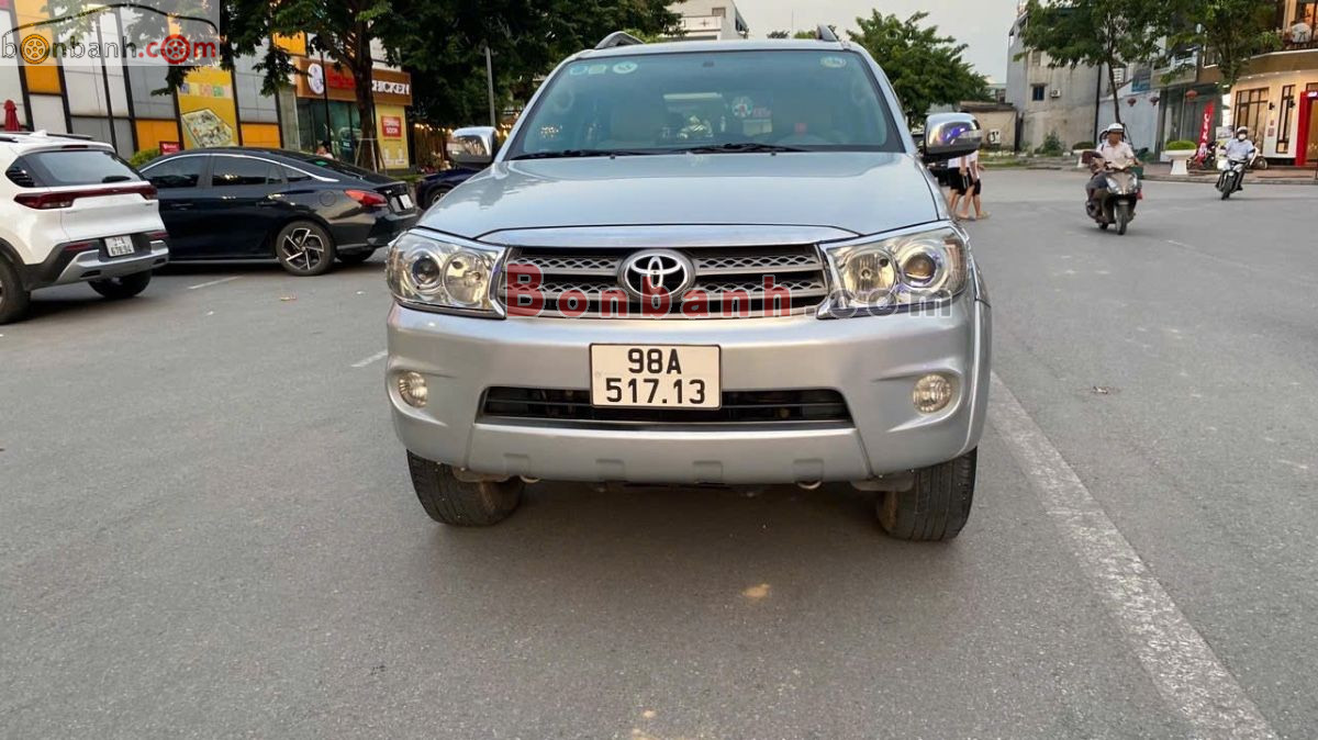 Toyota Fortuner 2.7V 4x4 AT 2010